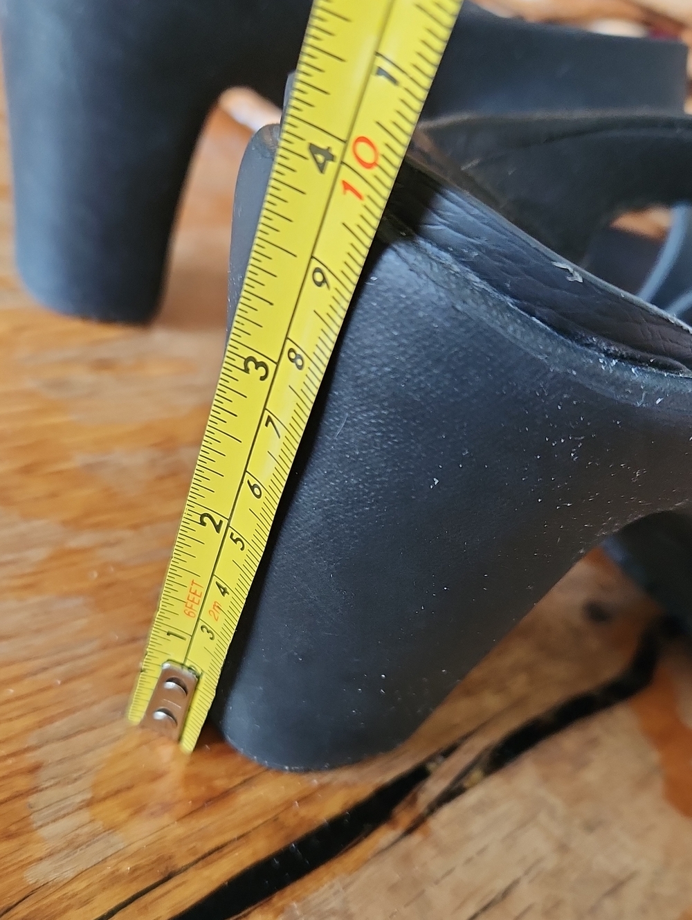 Crocs sz 9 Black Strappy Heel Sandals - Picture 14 of 14